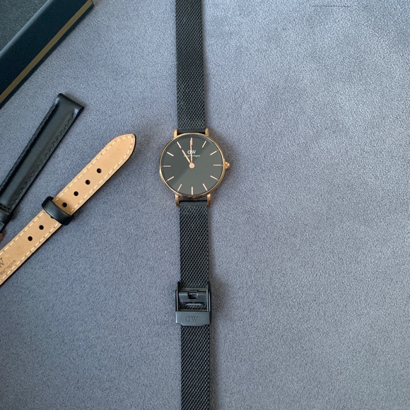 Daniel Wellington Petite Ashfield Watch - Picture 6 of 7